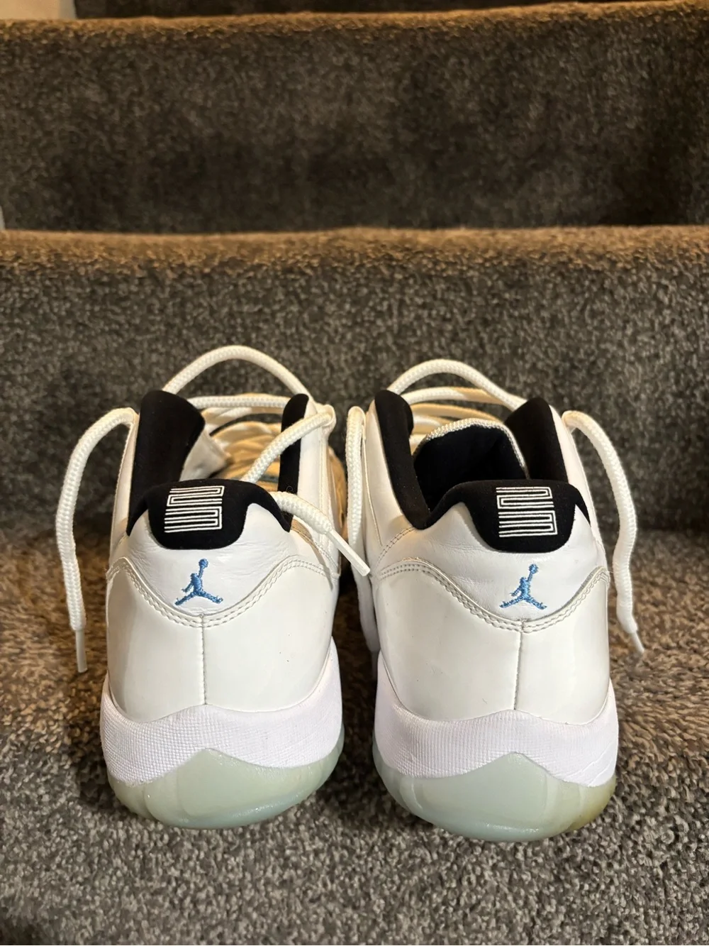 Nike air Jordan 11 Retro Low Legend Blue size 13